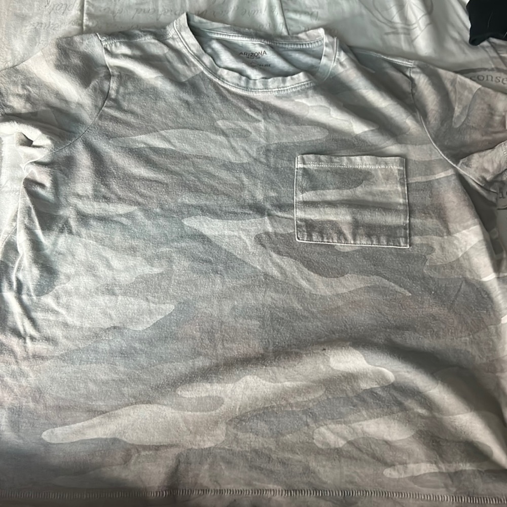 Camo white and grey tee shirt
